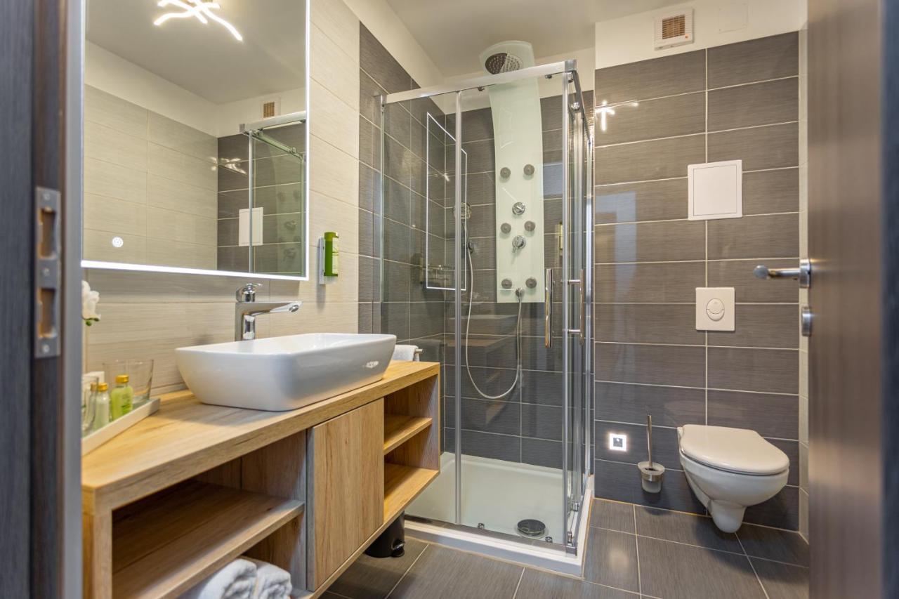 Viktoria Apartman Gyula Exteriör bild