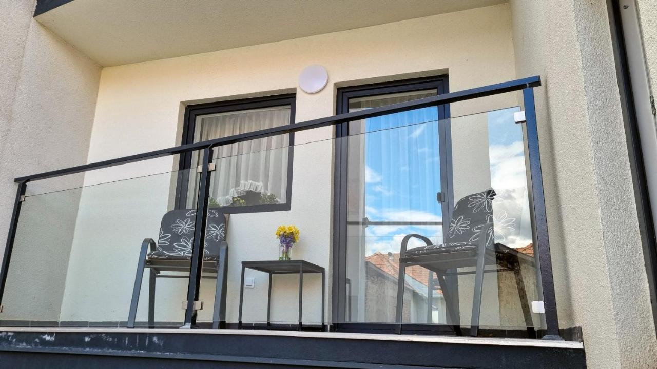 Viktoria Apartman Gyula Exteriör bild