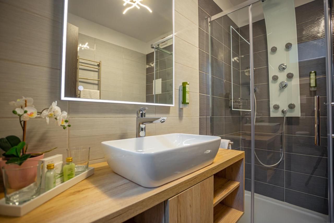 Viktoria Apartman Gyula Exteriör bild