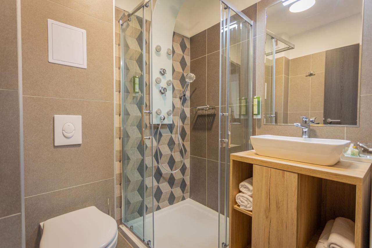 Viktoria Apartman Gyula Exteriör bild