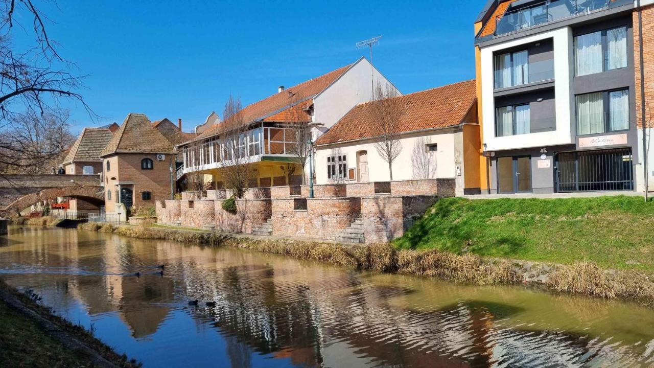 Viktoria Apartman Gyula Exteriör bild
