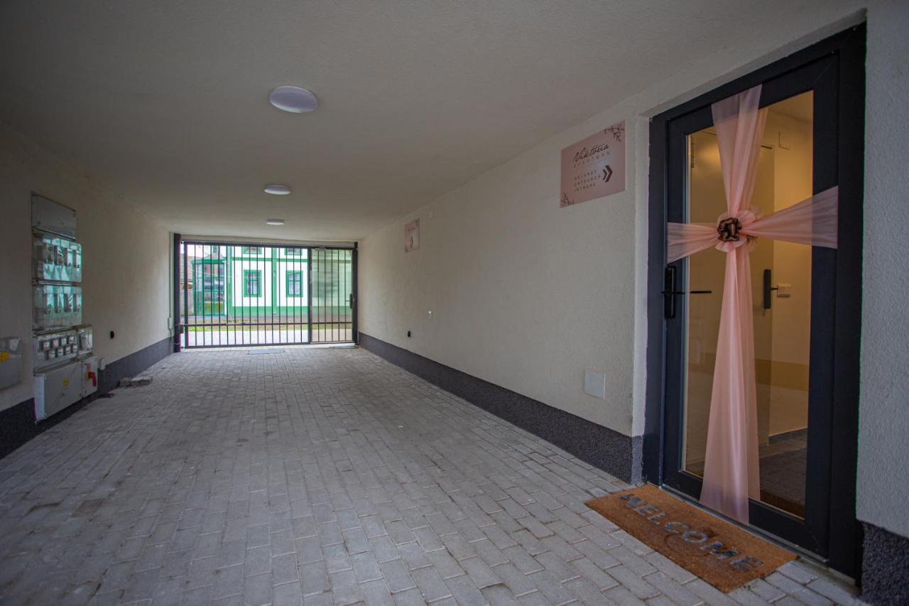 Viktoria Apartman Gyula Exteriör bild
